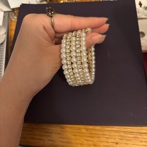Elegant Pearl and Gold Bracelet